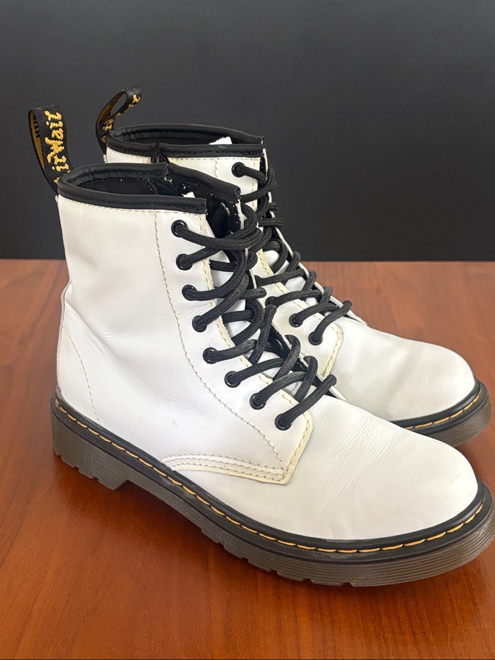 Dr. Martens kids boots, JUNIOR 1460
LEATHER LACE UP BOOTS, size 3